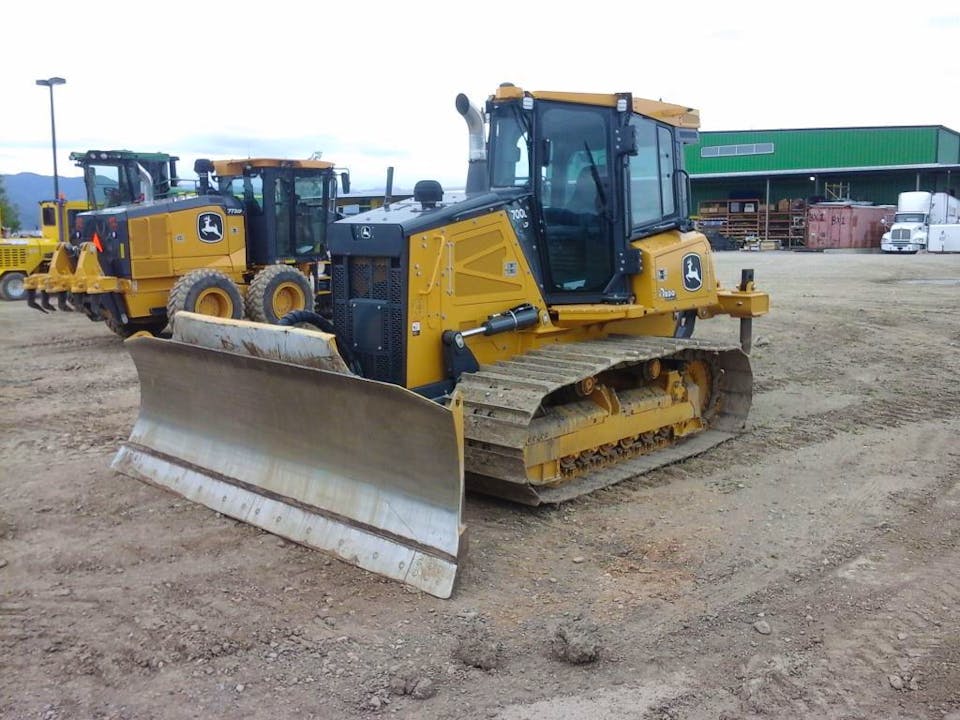 John Deere 700L