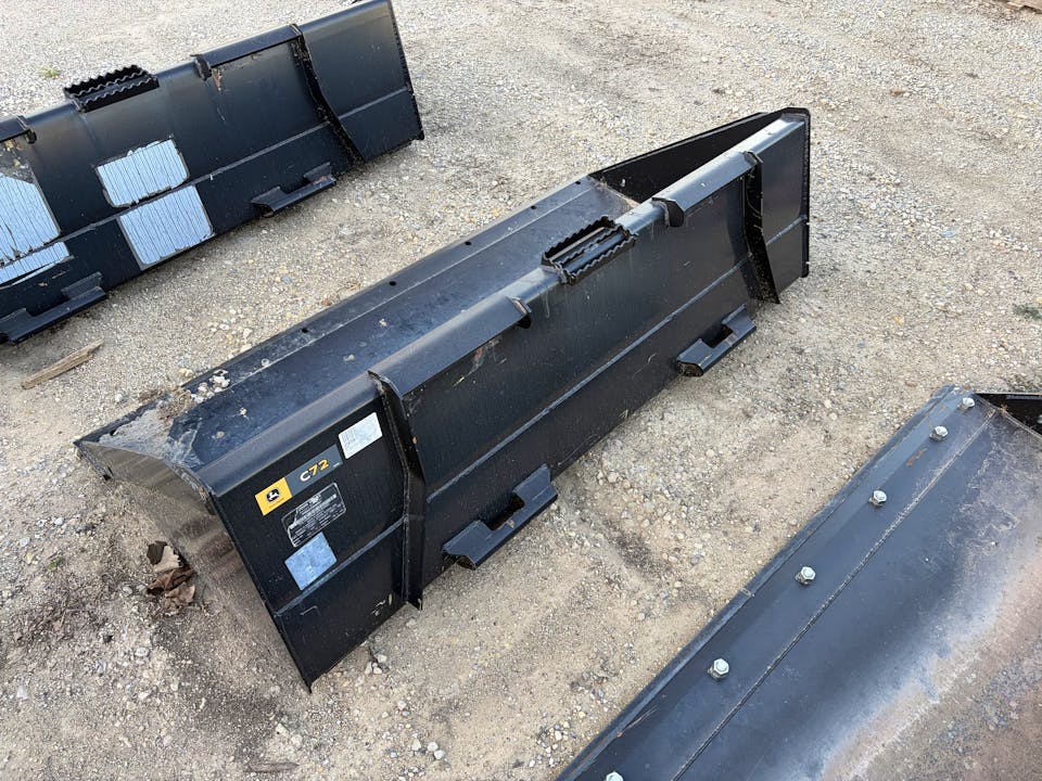 John Deere 72” CONSTRUCTION BKT
