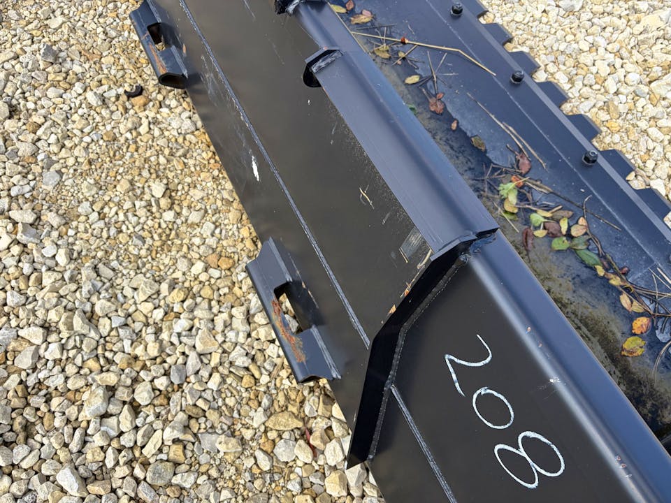 John Deere 72” CONSTRUCTION BKT