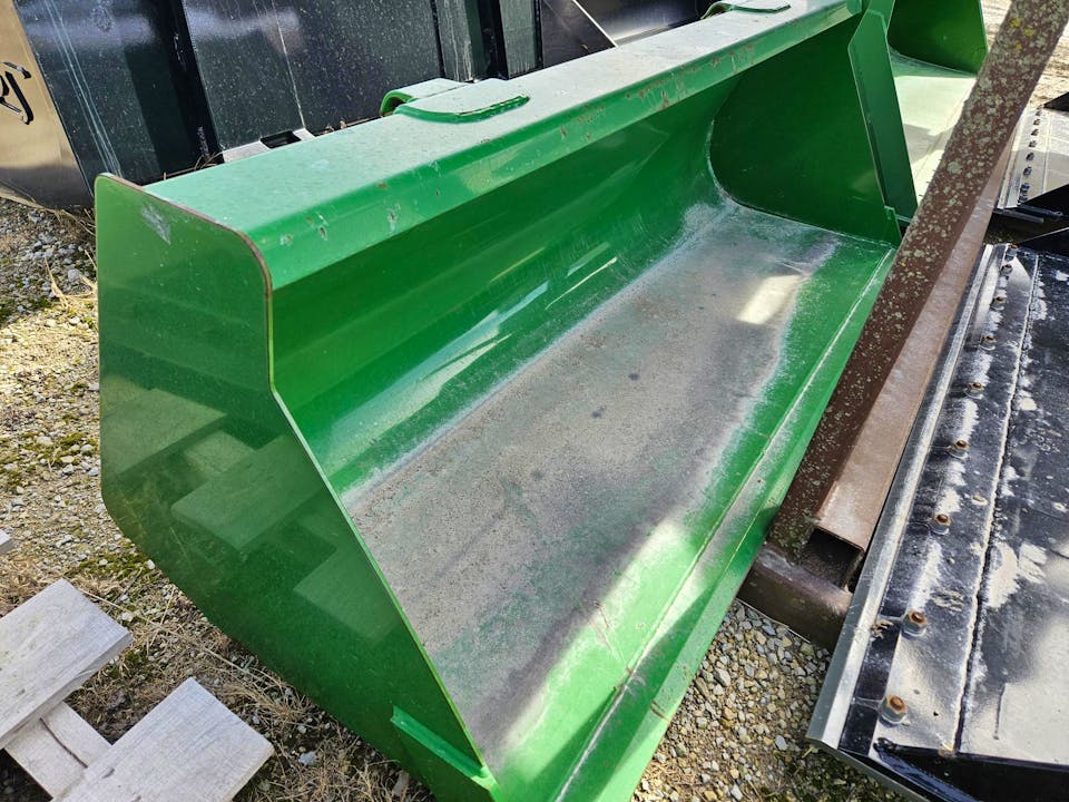 John Deere 73" Bucket