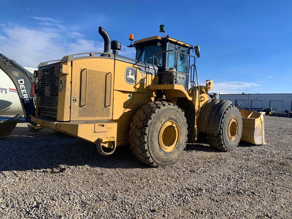 John Deere 744 P