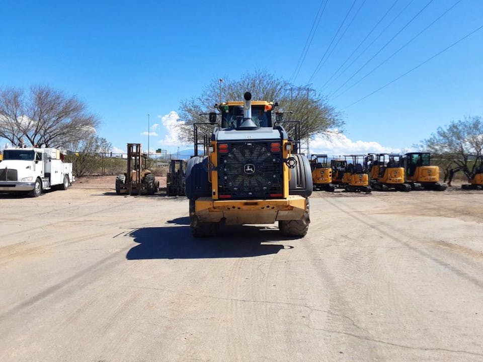 John Deere 744P