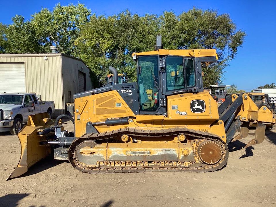 John Deere 750L