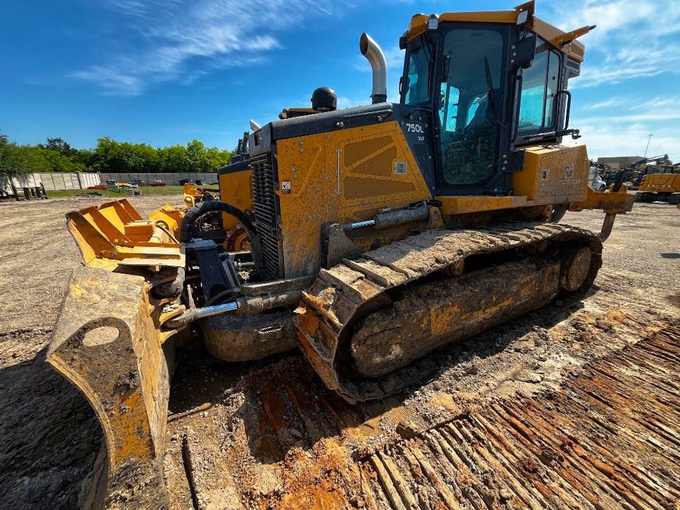 John Deere 750L