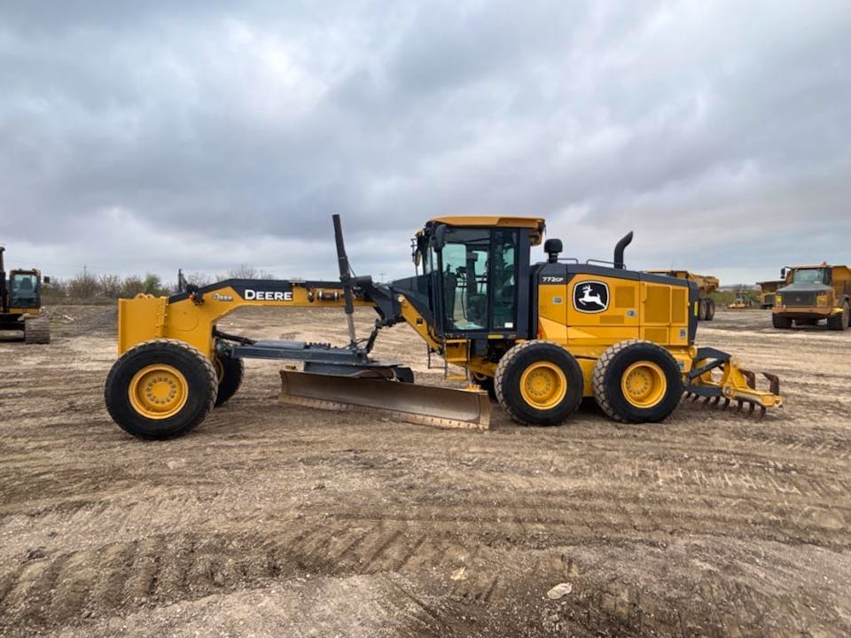 John Deere 772G