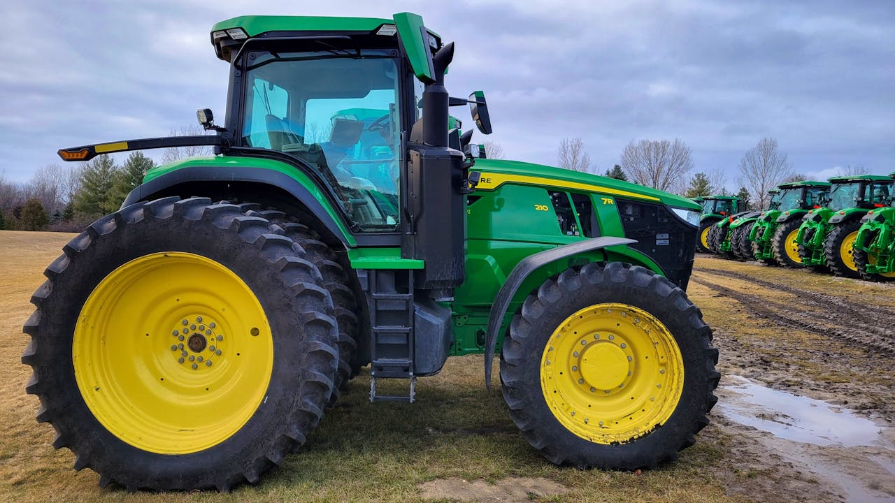 John Deere 7R 210