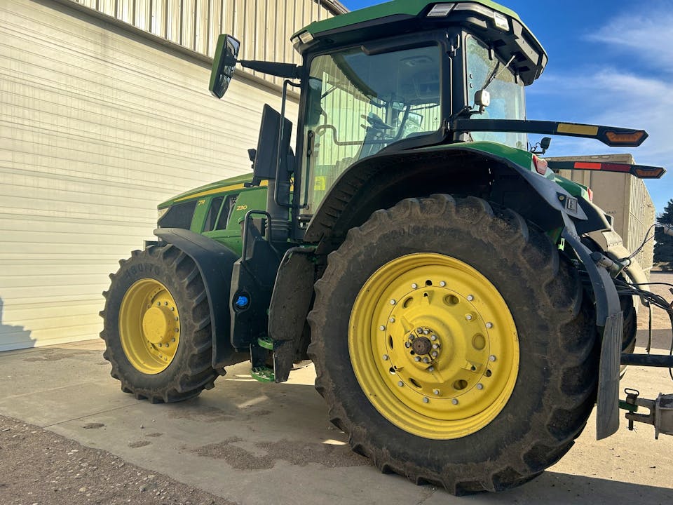 John Deere 7R 230