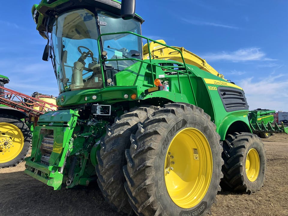 John Deere 8200