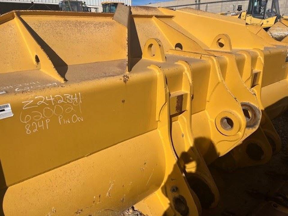 John Deere 824P6.25P