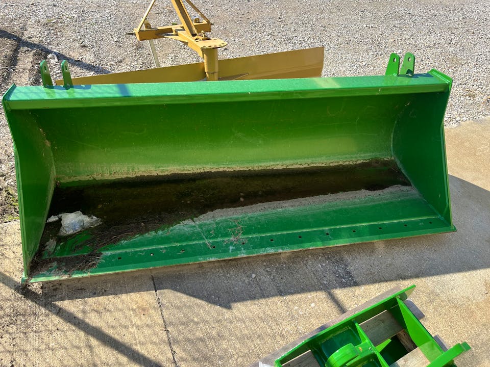 John Deere 84” GRAPPLE READY BUCKET