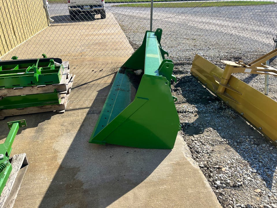 John Deere 84” GRAPPLE READY BUCKET