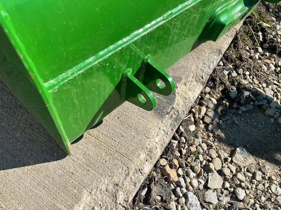 John Deere 84” GRAPPLE READY BUCKET