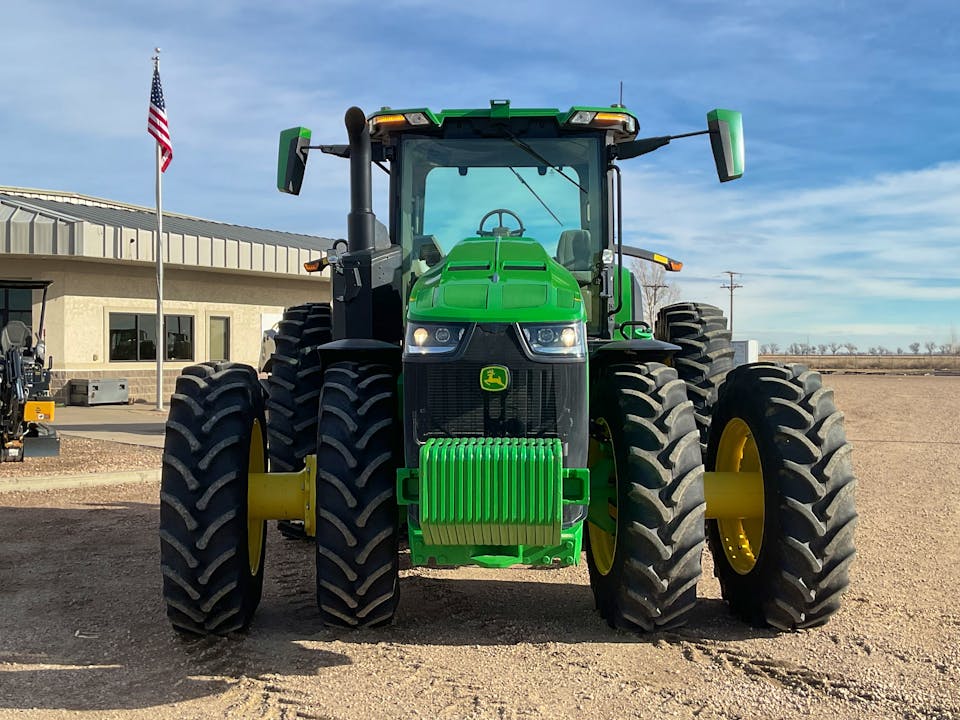 John Deere 8R 230
