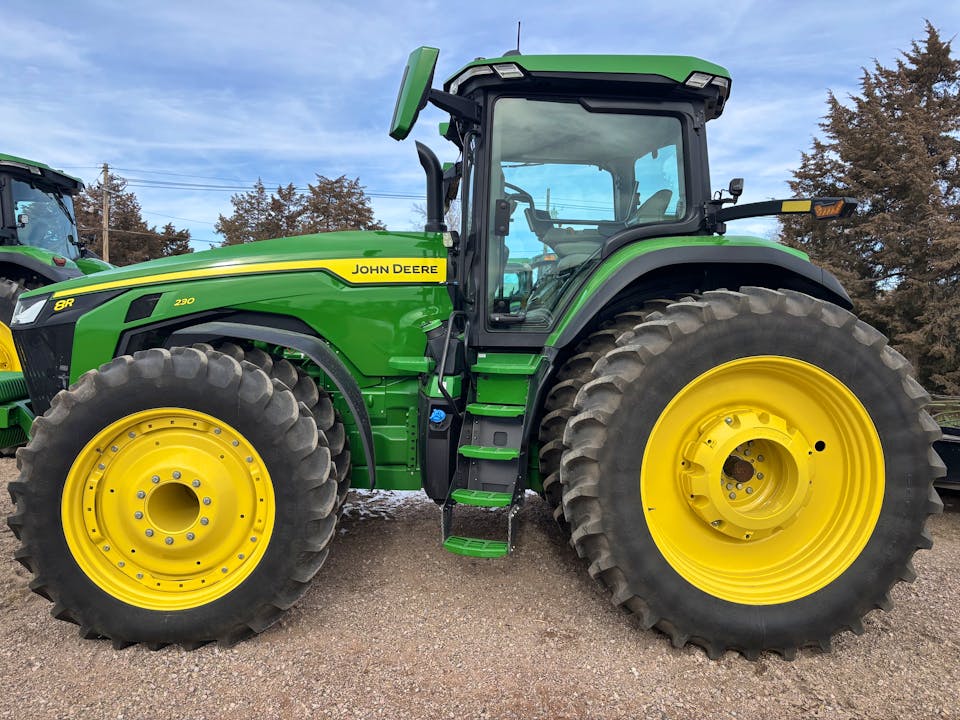John Deere 8R 230