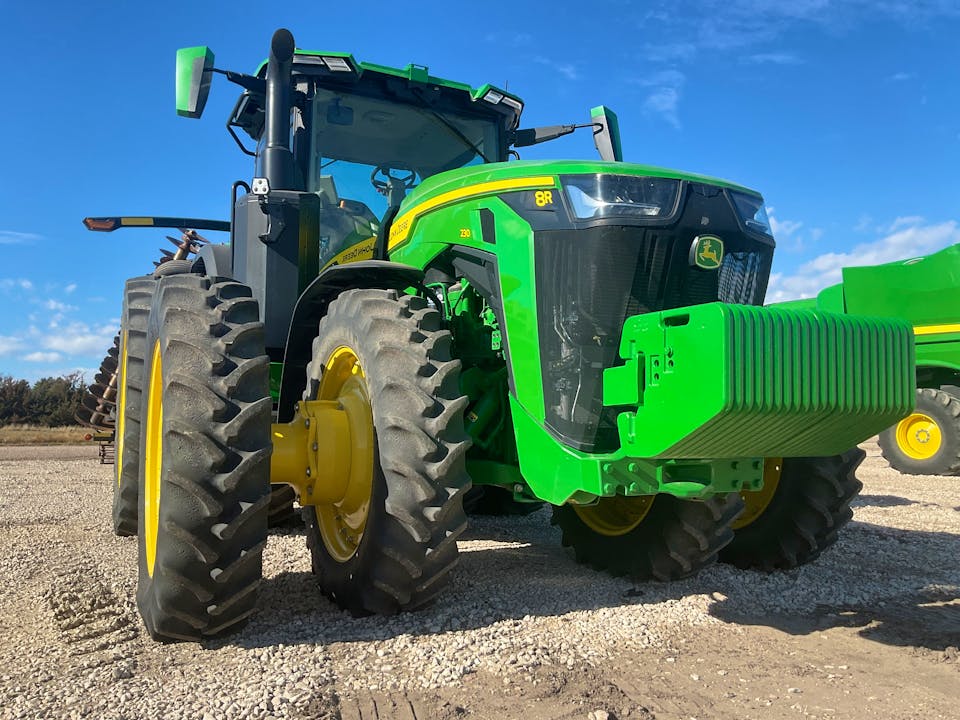 John Deere 8R 230