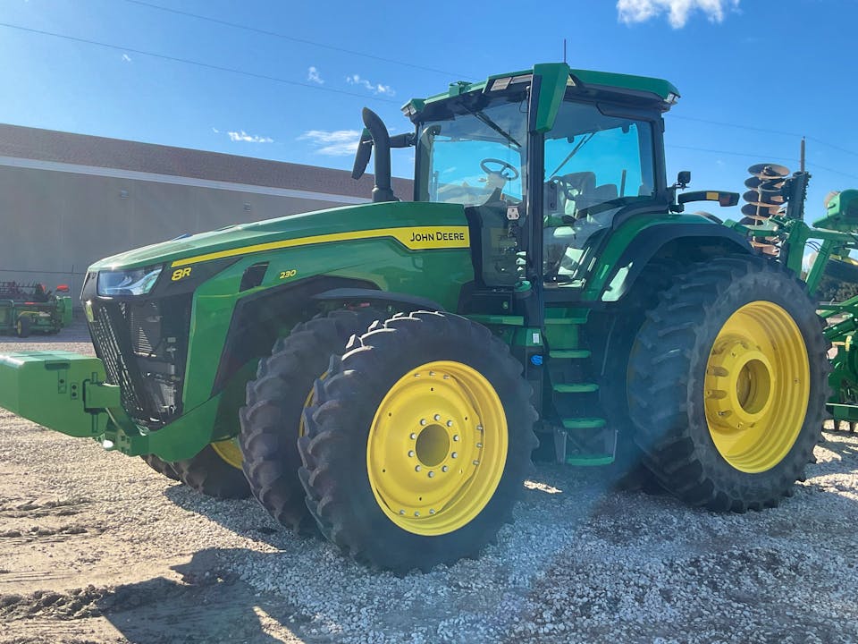 John Deere 8R 230