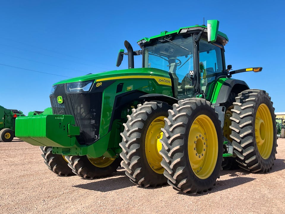 John Deere 8R 230