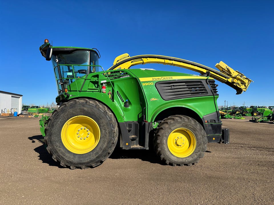 John Deere 9900