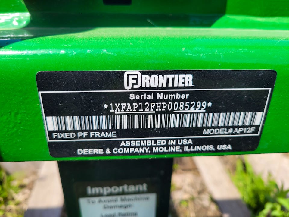 John Deere AP12F Pallet Forks