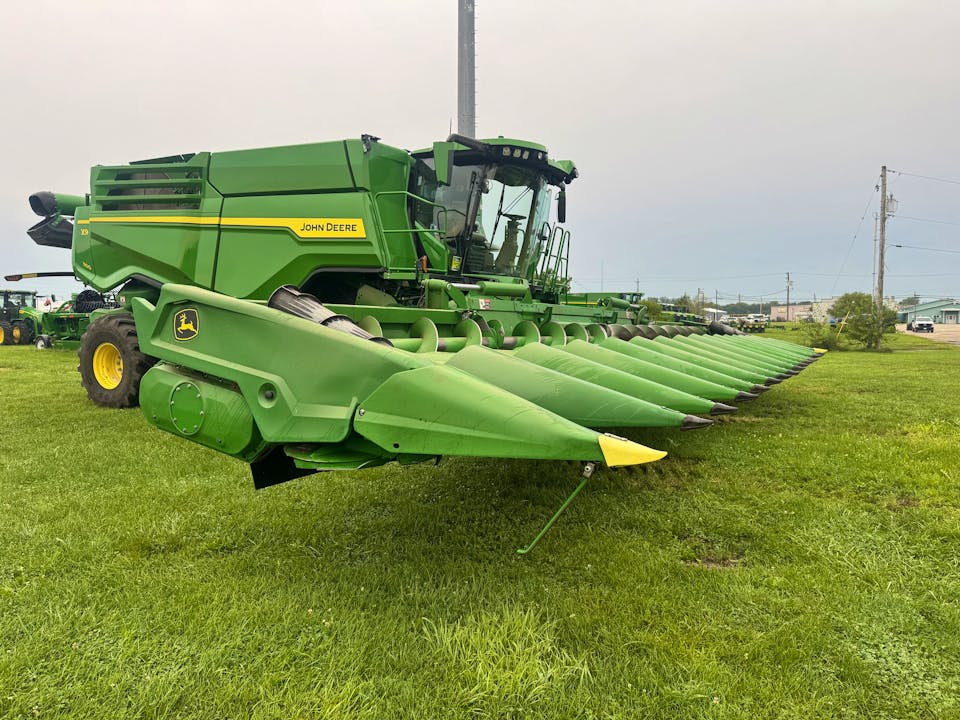 John Deere C16F
