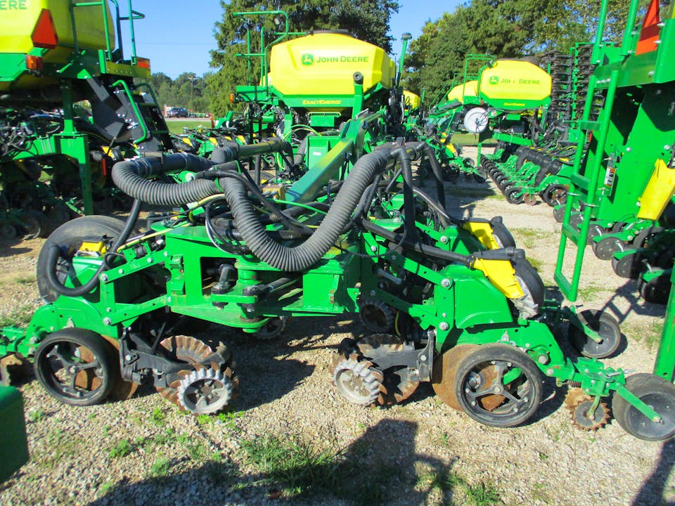 John Deere DR18