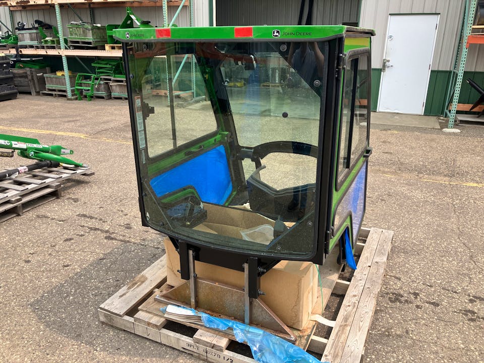 John Deere HARD CAB X700 SERIES
