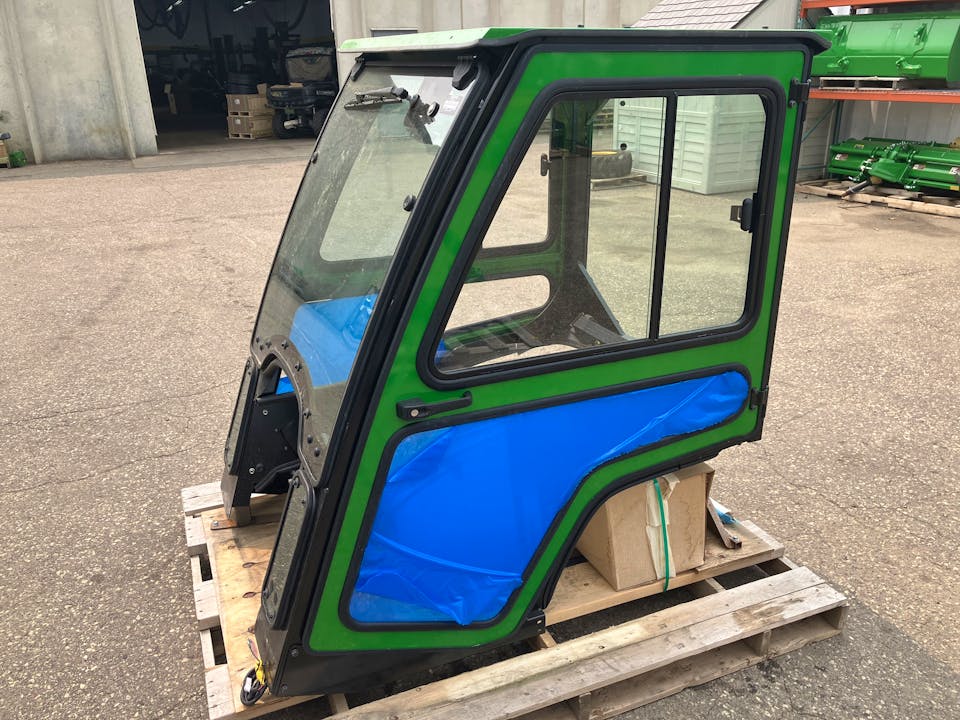 John Deere HARD CAB X700 SERIES