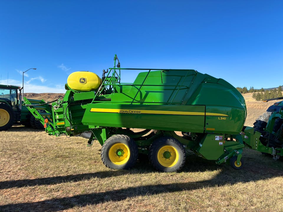 John Deere L341
