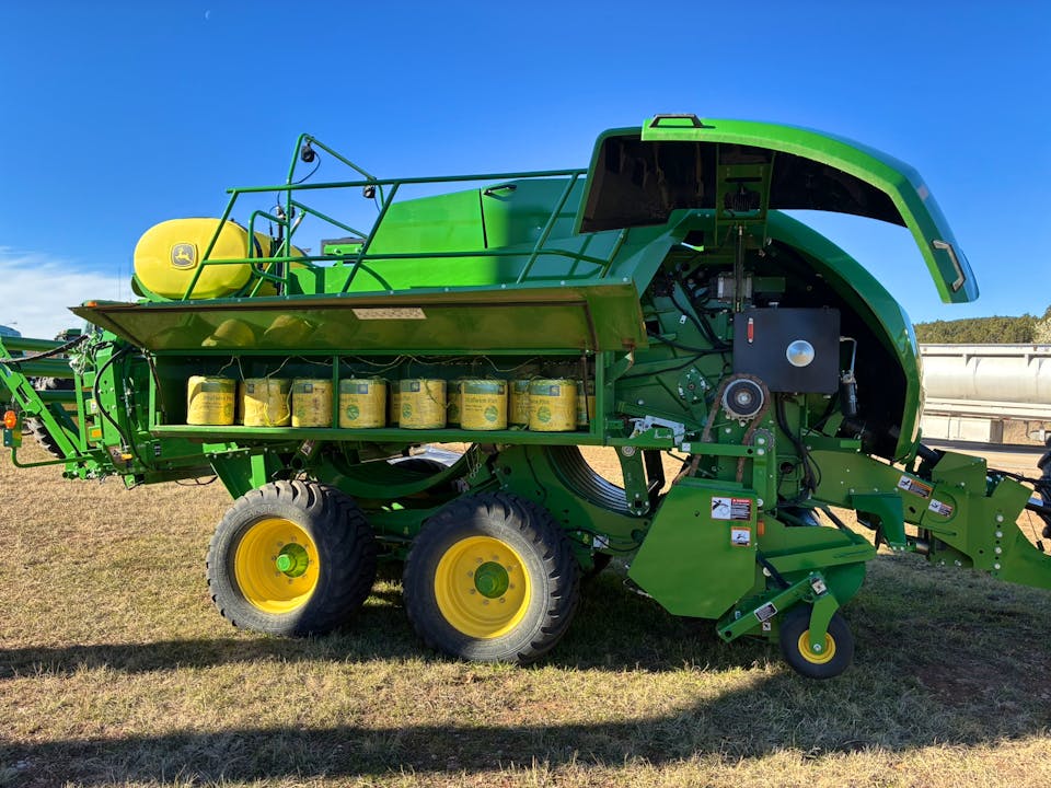 John Deere L341