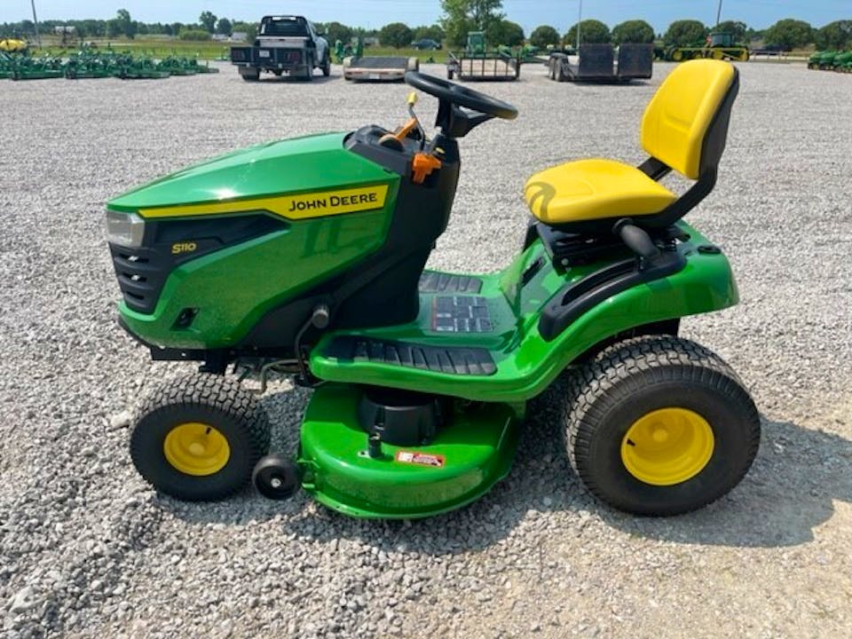 John Deere S110