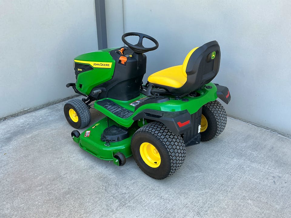 John Deere S240