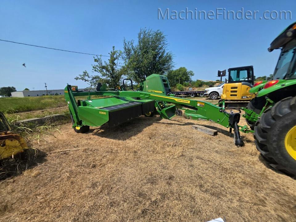 John Deere S300