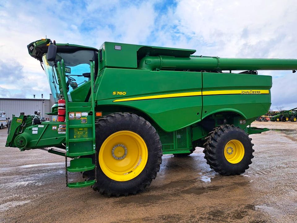 John Deere S760