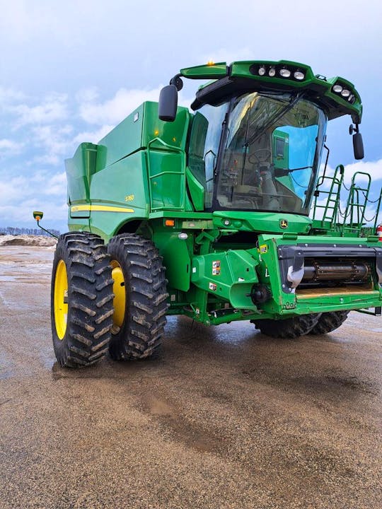 John Deere S760
