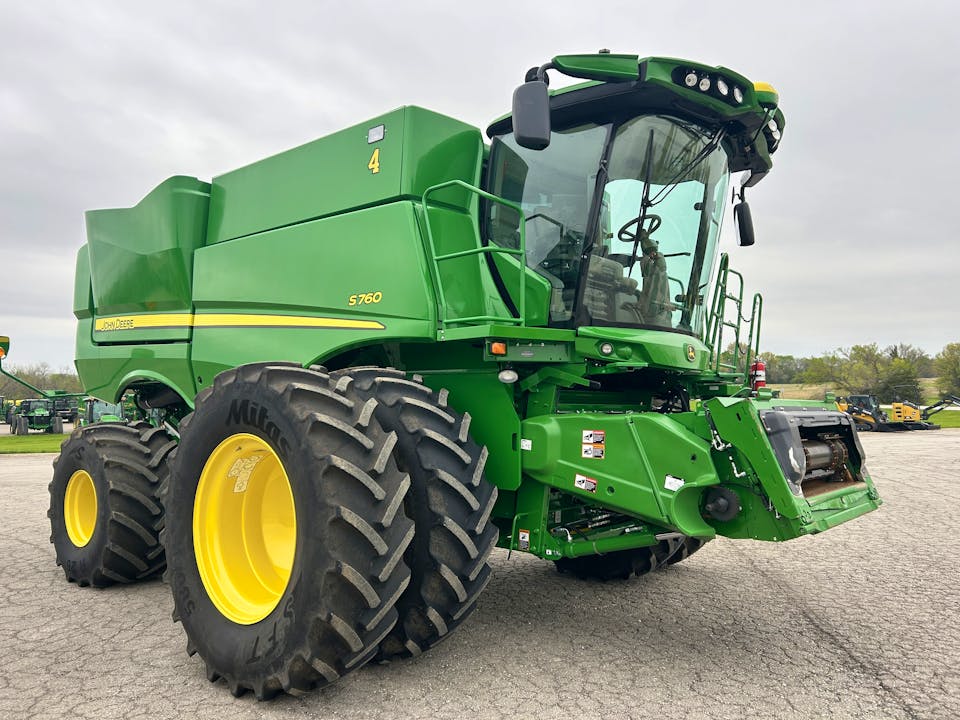 John Deere S760