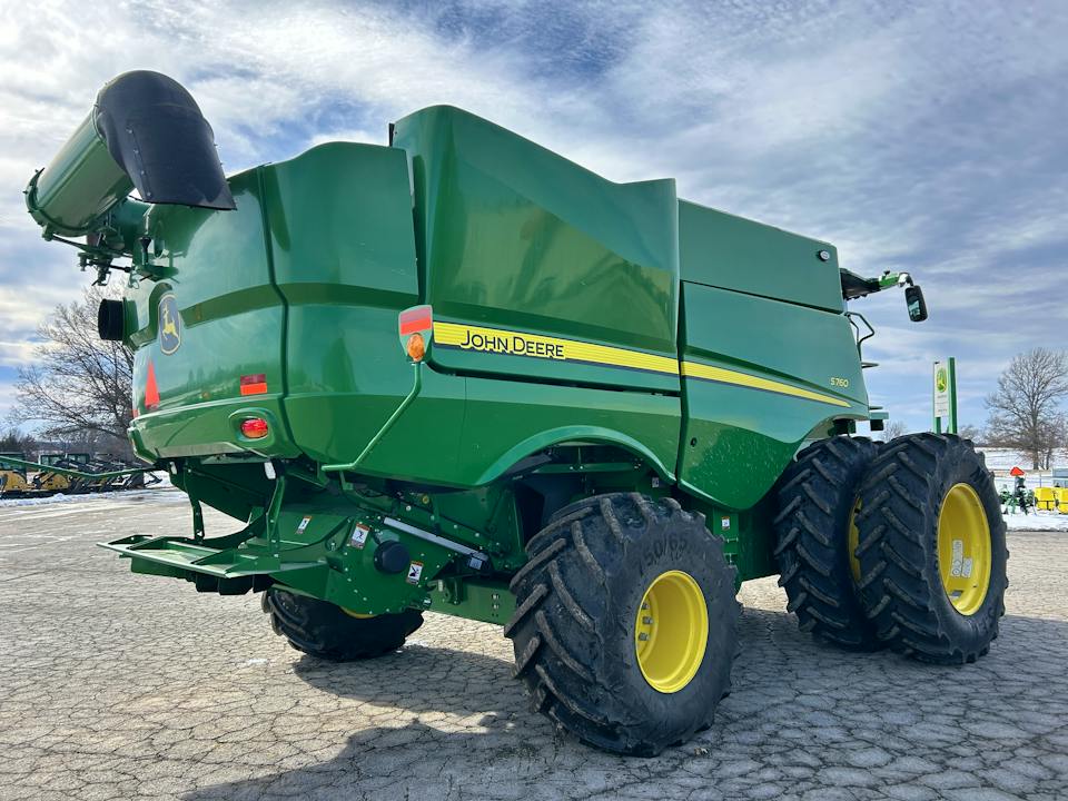 John Deere S760