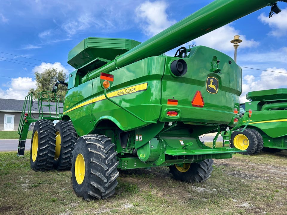 John Deere S770