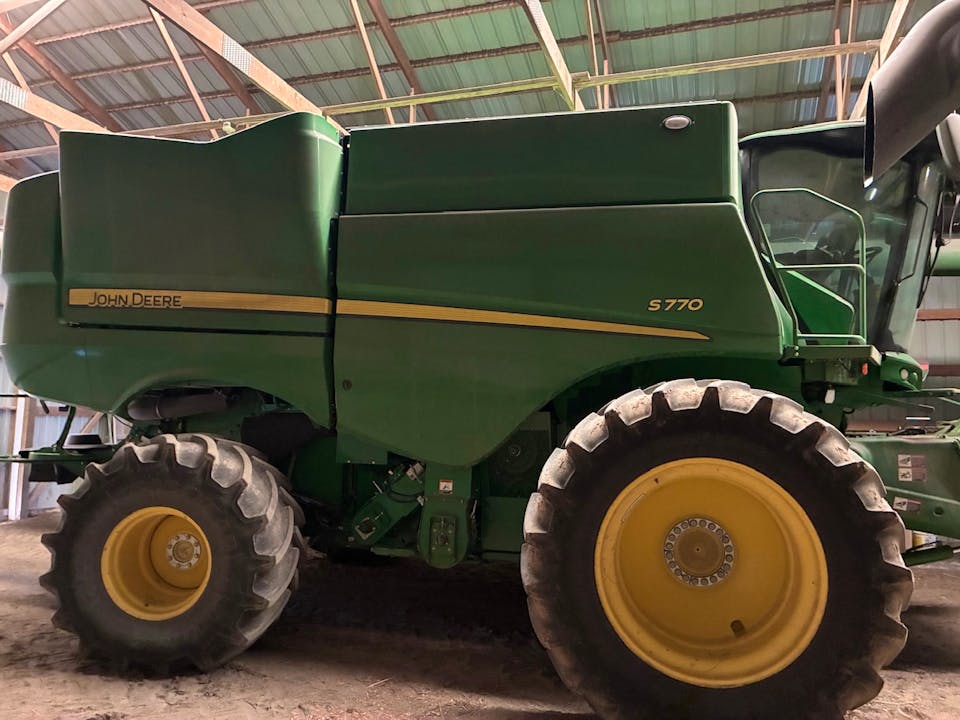 John Deere S770