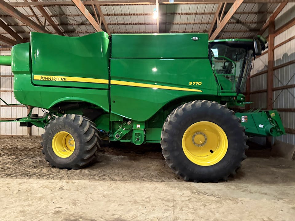 John Deere S770