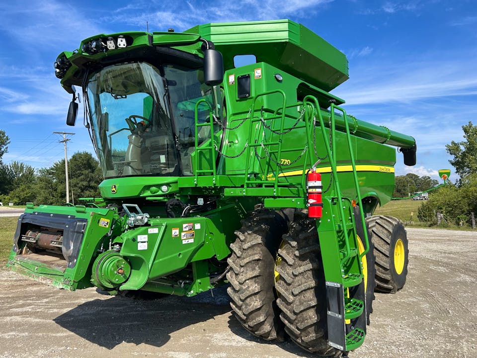 John Deere S770