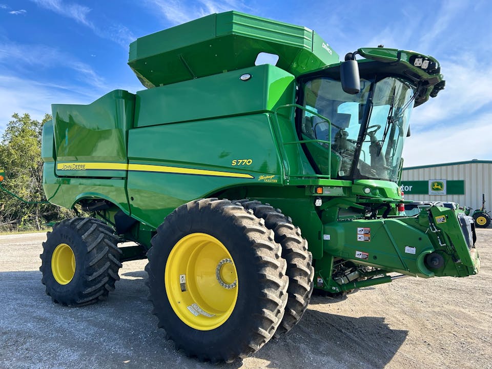 John Deere S770