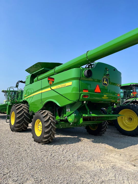 John Deere S770