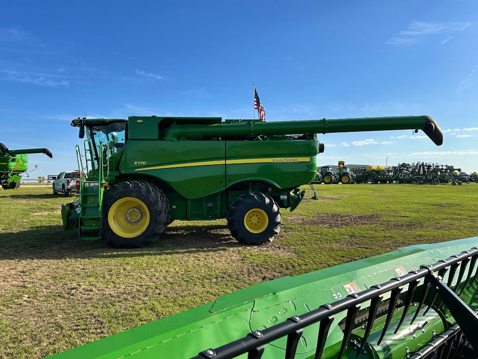 John Deere S770