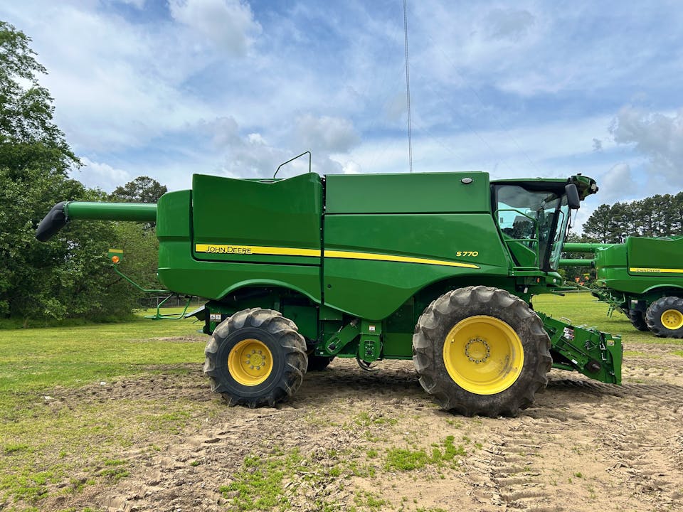 John Deere S770