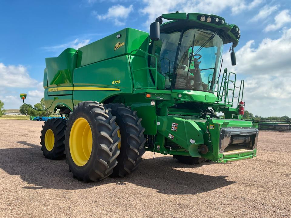 John Deere S770