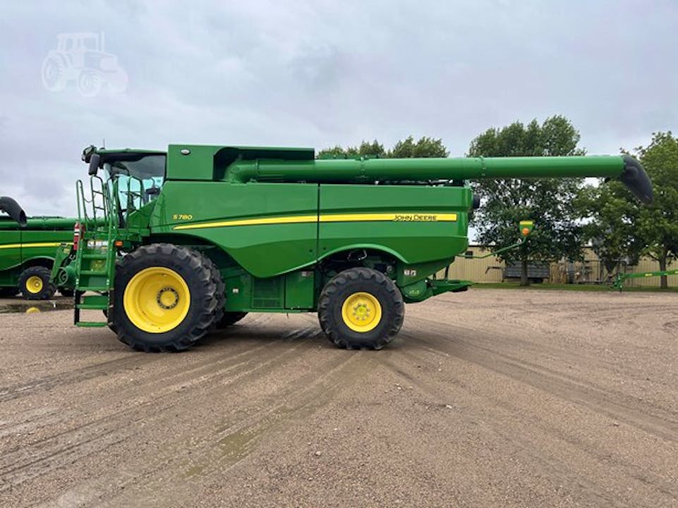 John Deere S780