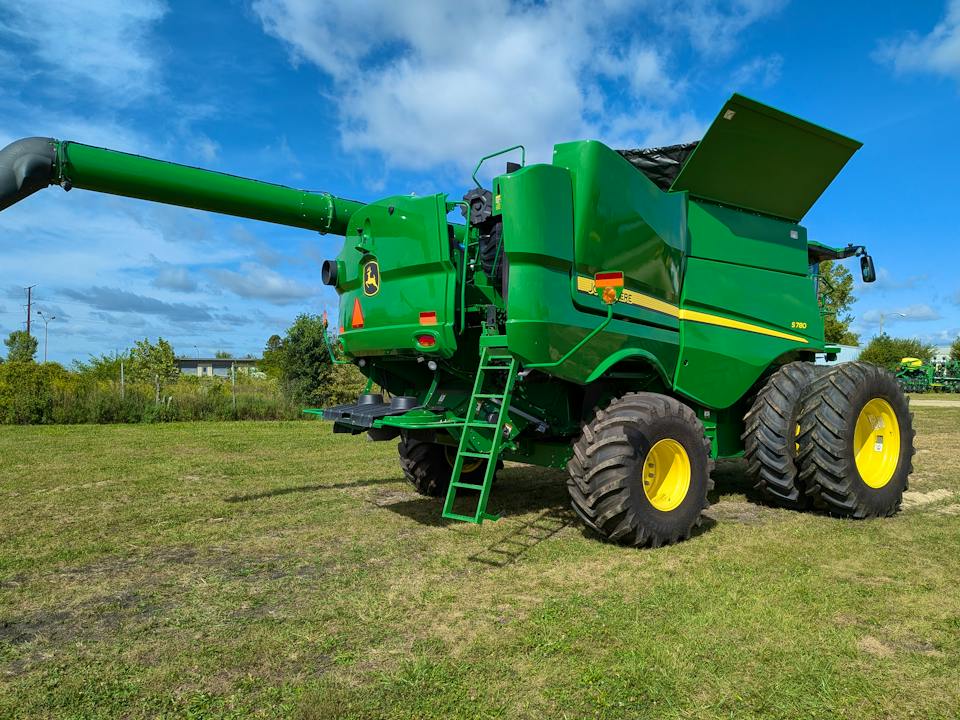 John Deere S780