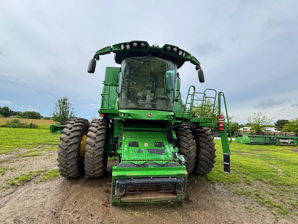 John Deere S780