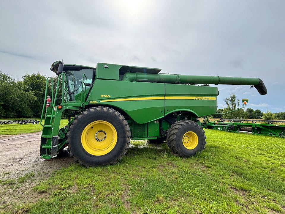 John Deere S780