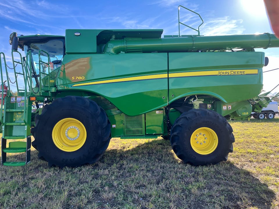 John Deere S780